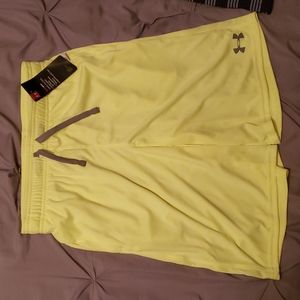 NWT Boy's Under Armour Shorts Sz YXL